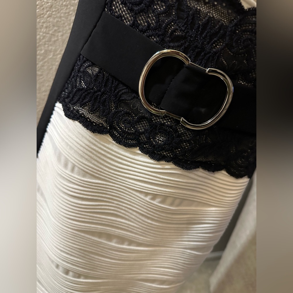 Beautiful Joseph Ribkoff Dress - Picture 4 of 8